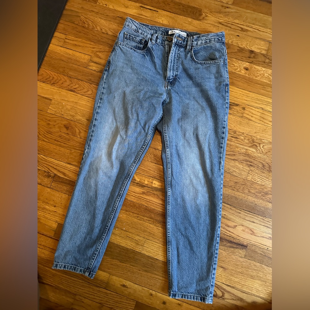 Zara mom jeans. High waisted. Good condition